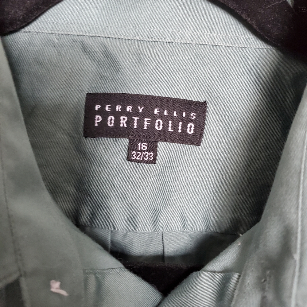 Perry Ellis button down - Picture 2 of 4